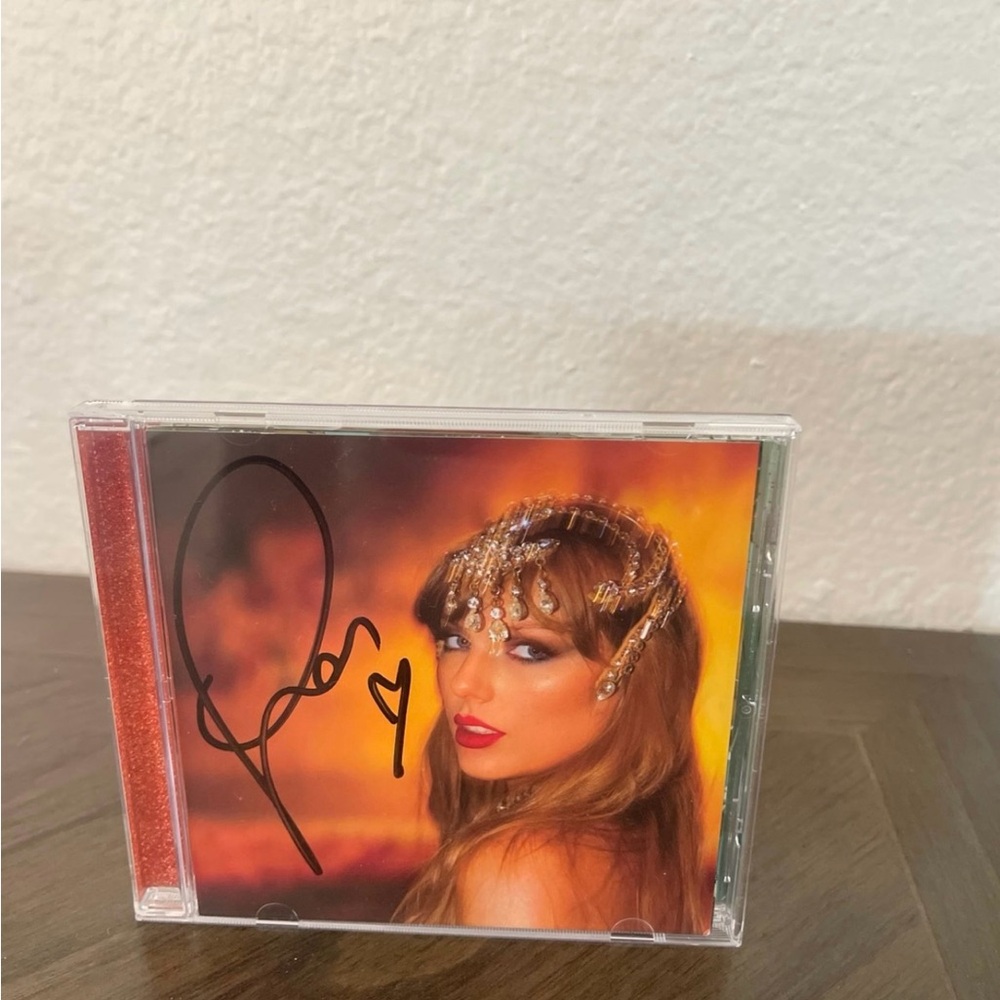 ❤️‍🔥Signed TLOAS CD ❤️‍🔥